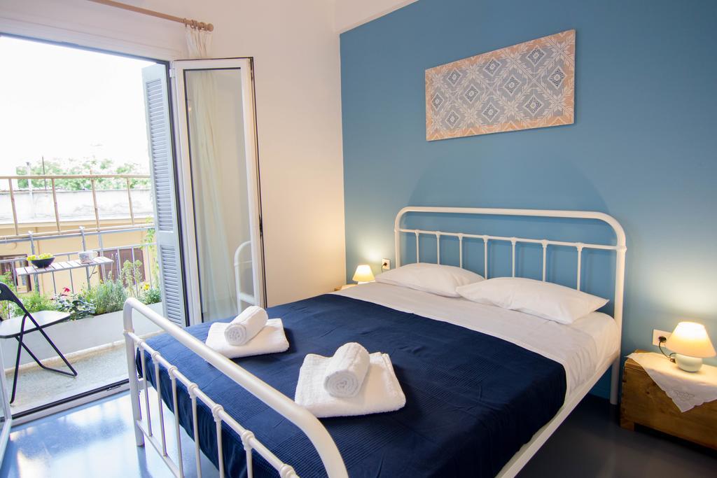 Athenian Blue - Family Apt 5' Minutes From Acropolis Museum Bagian luar foto