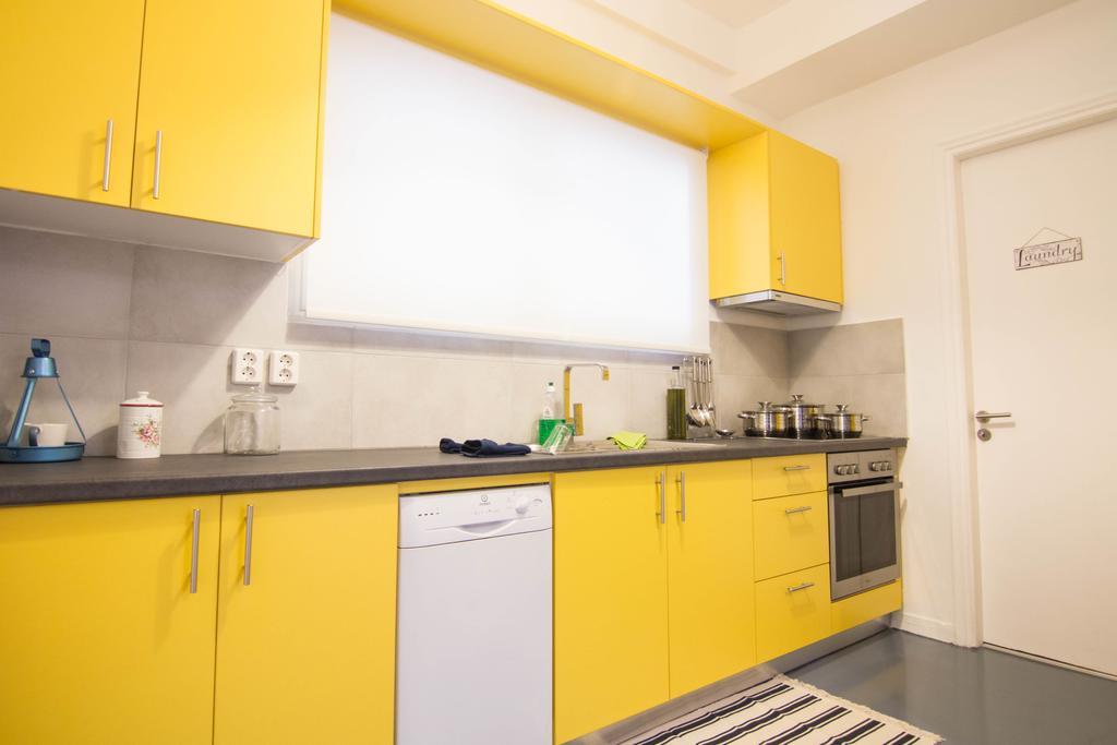 Athenian Blue - Family Apt 5' Minutes From Acropolis Museum Bagian luar foto