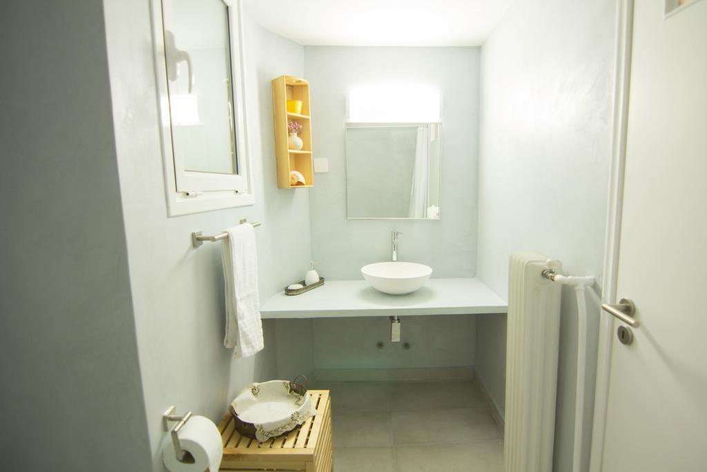 Athenian Blue - Family Apt 5' Minutes From Acropolis Museum Bagian luar foto