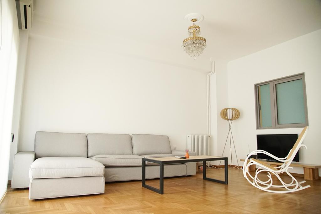 Athenian Blue - Family Apt 5' Minutes From Acropolis Museum Bagian luar foto